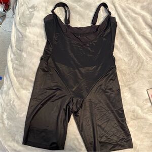 Maidenform Under Bust Shapewear ~Med Black‎